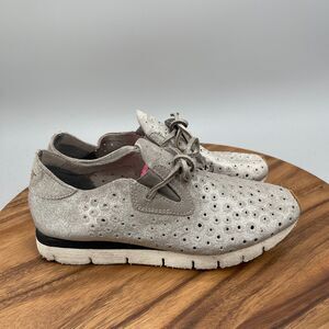 OTBT Lunar Shoes Womens Size 10 M Leather Silver Shimmer Comfort Casual Sneakers